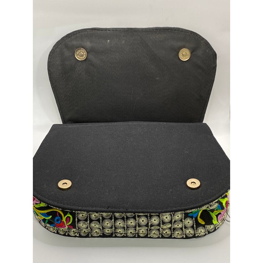 UNBRANDED Women's Black-Multi Dahlia Embroidered Flap Chain-Strap Bag - Picture 3 of 11